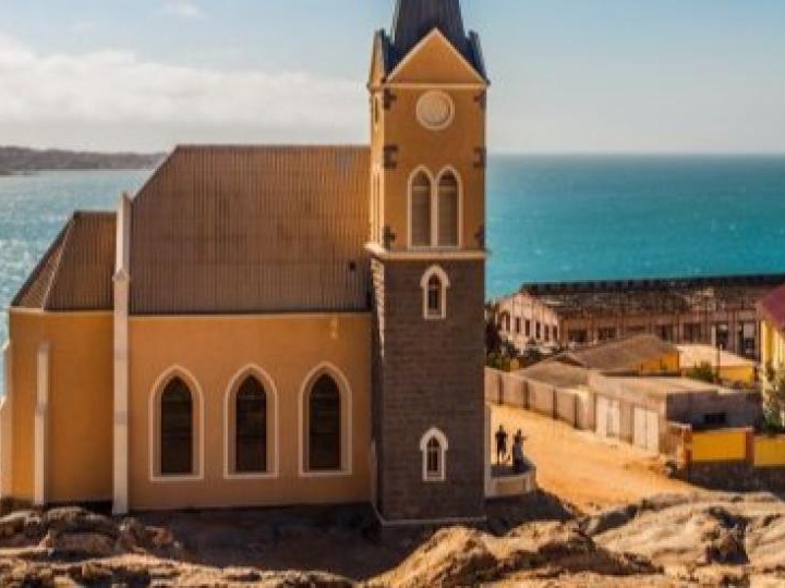 FlyNamibia resumes flights to Lüderitz